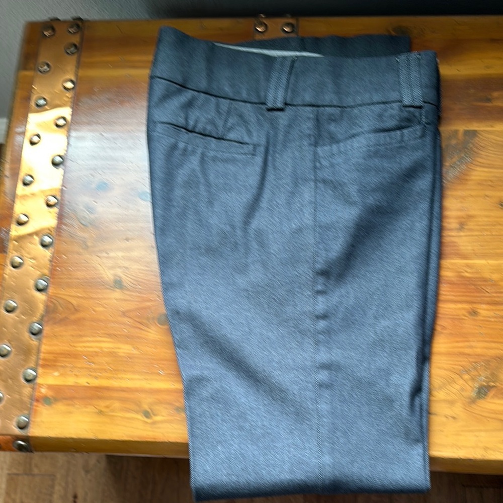 Stylish Gray Trousers. Banana Republic Sloan. Size 6. Excellent condition.